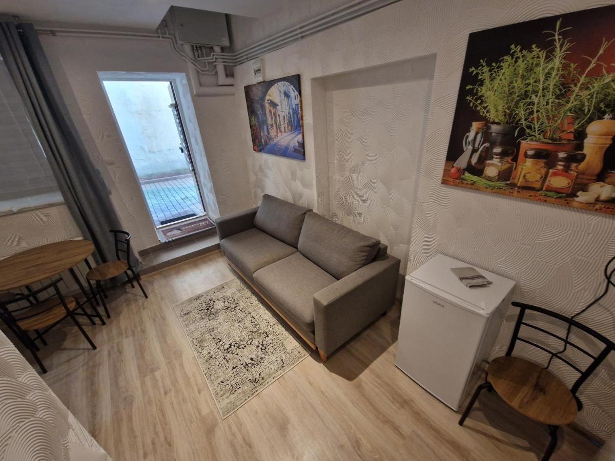 Alibi Apartment