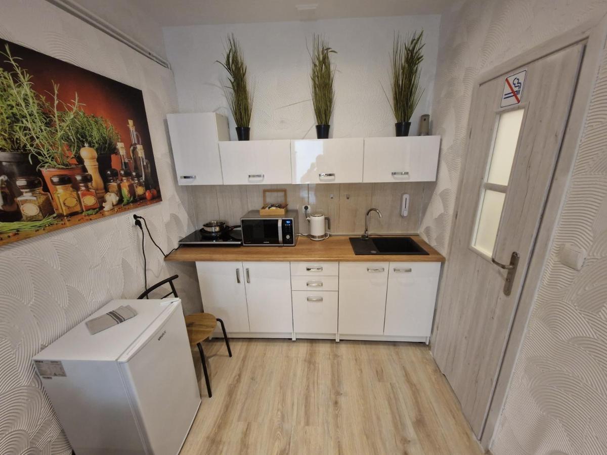 Apartment Alibi *